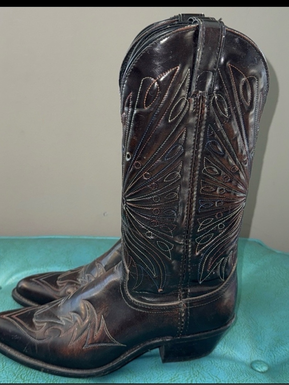 Vintage rare Laredo cowboy boot western embroidered bird peacock 8.5D